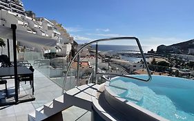 The One Luxury Apartments